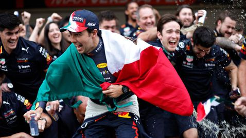  Серхио Перес ще бърза за първия мач на Мексико на Мондиал 2022 