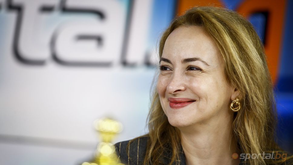 Бившата световна шампионка Антоанета Стефанова спечели в партия от четвъртия