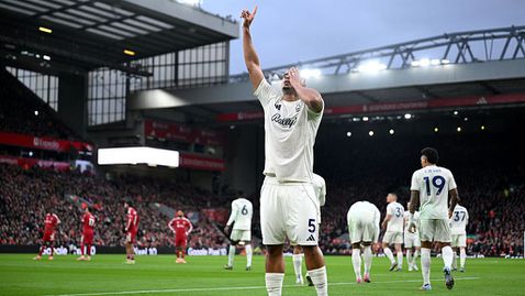 Ливърпул претърпя болезнено унижение на “Анфийлд”, Нотингам Форест продължава да мъчи “червените”