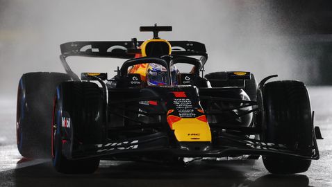 Верстапен: Все едно карахме на лед