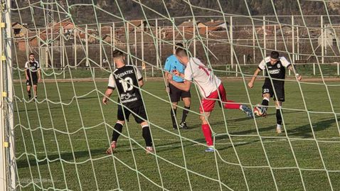 Розова долина се разправи с Асеновец за 40 минути