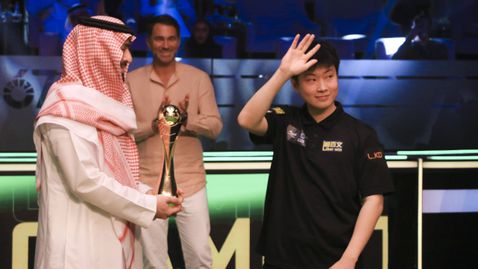  Стивън Хендри засипа с похвали първенеца в Рияд Джао 