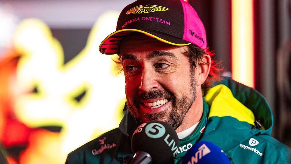 Двукратният световен шампион във Формула 1 Фернандо Алонсо се появи