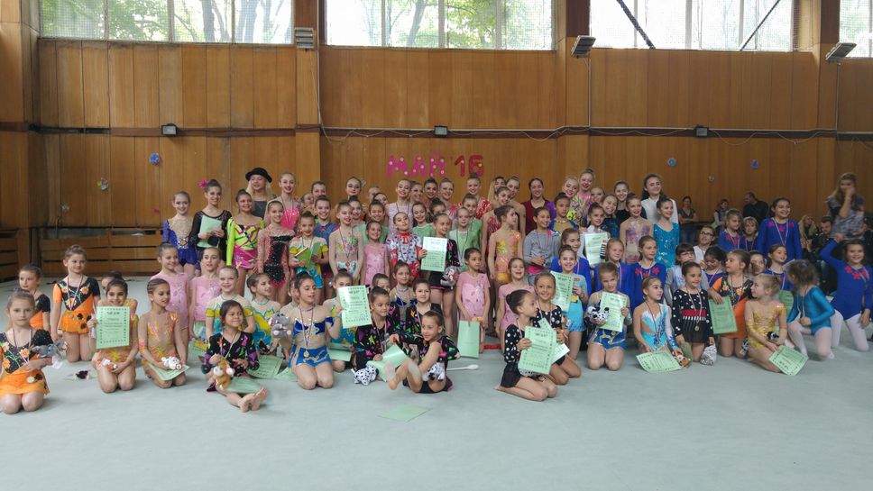 Левски Триадица организира коледно тържество с благотворителен характер