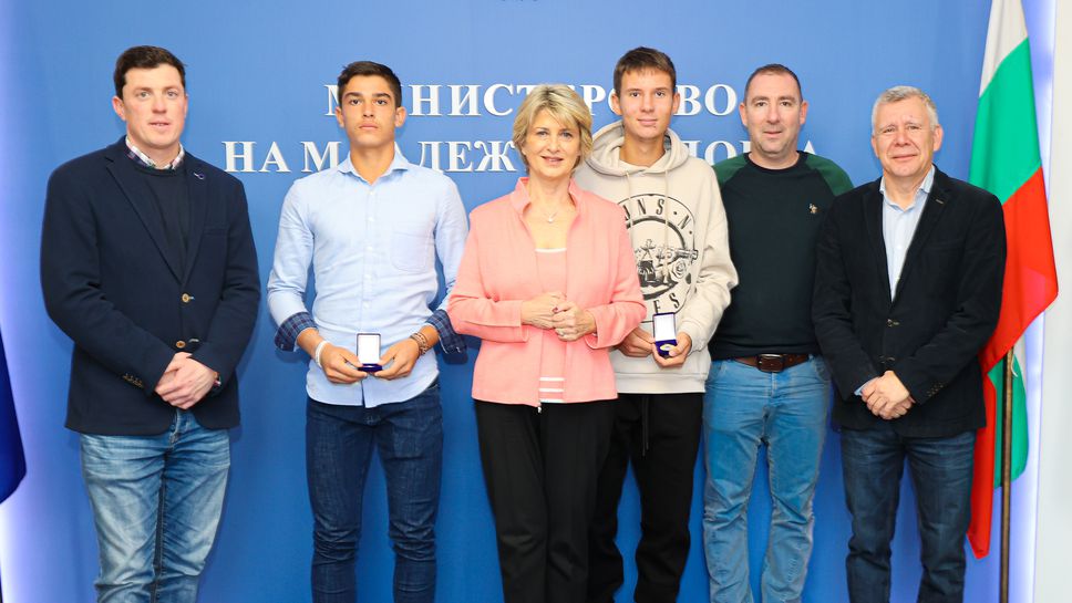 Министър Лечева награди тенисистите Илиян Радулов и Адрияно Дженев за титлата на "Ориндж Боул"