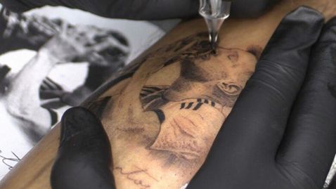 Бум на татуировки в Аржентина с лика на Меси