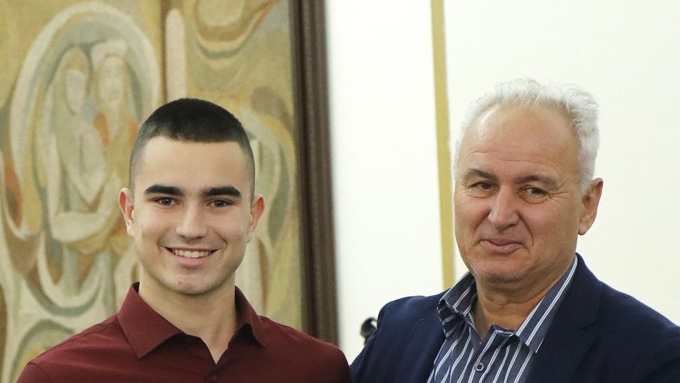Юноша на Етър стана носител на наградата "Трифон Иванов"