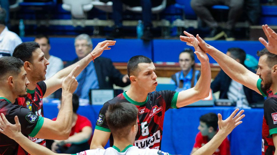 Нефтохимик 2010 подписа с "Лукойл Нефтохим" за следващия сезон