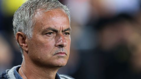 Моуриньо ще се подложи на операция