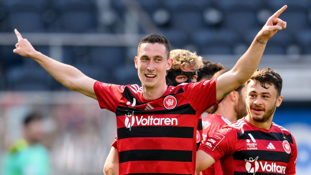 Краев с нов гол в Австралия, навъртя сто мача