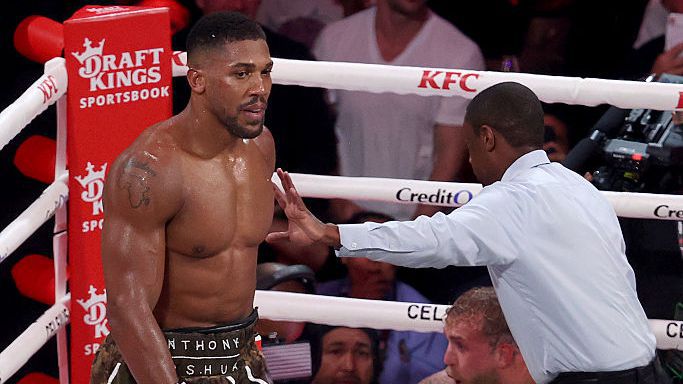 Въпреки че постигна брутален нокаут в шестия рунд за да