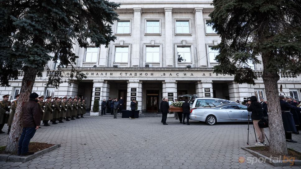 Поклонение пред Боян Радев