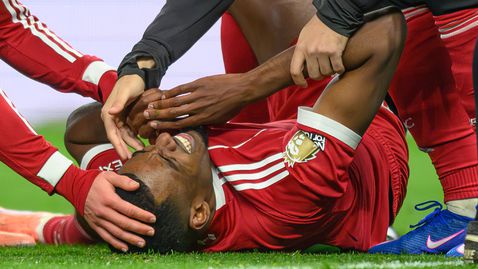  Исак е със строшен крайник, ще отсъства месеци 