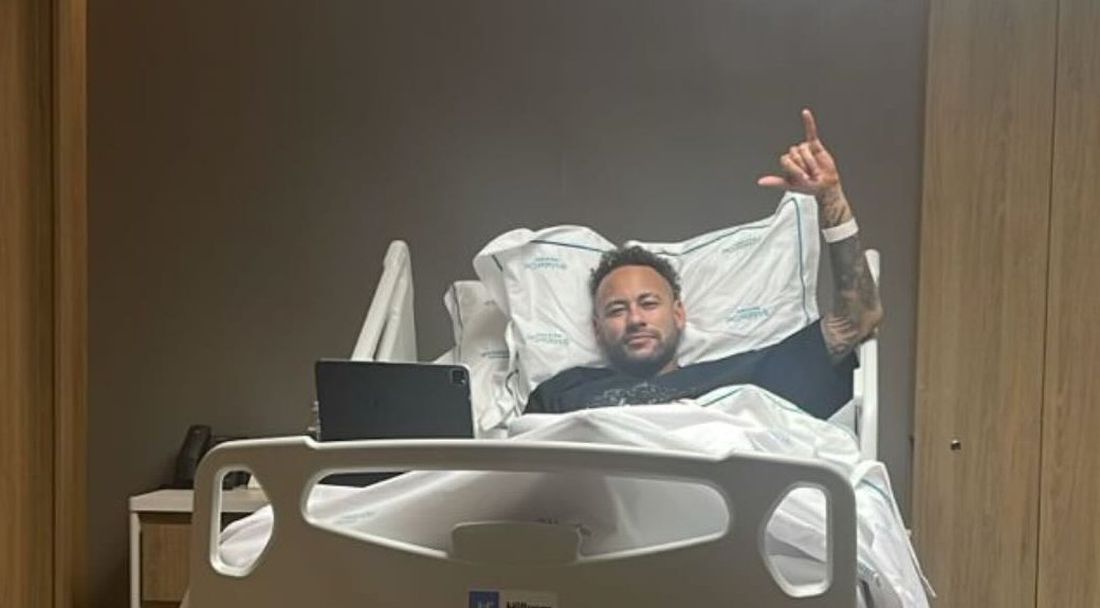 Неймар претърпя операция на коляното