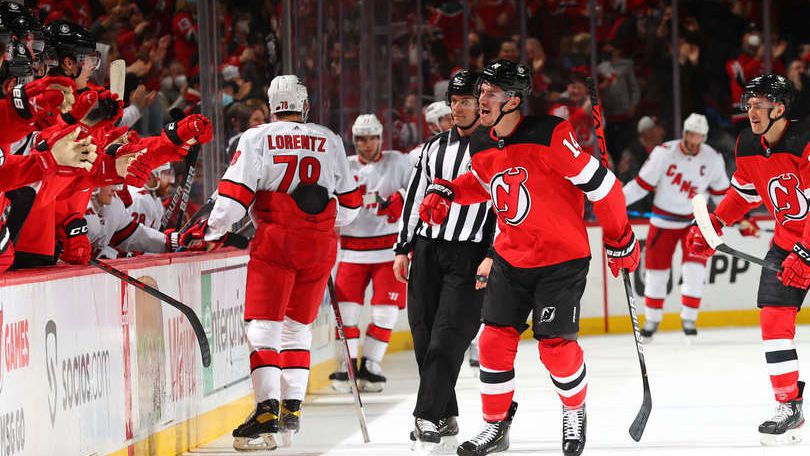Каролина допусна изненадващо поражение от Ню Джърси в НХЛ