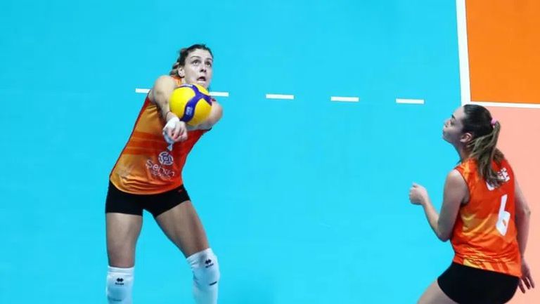 Мира Паскова с 13 точки, Мерт Сигорта със 7-а загуба в Турция