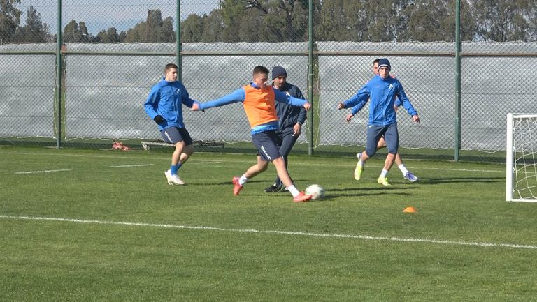 Част от футболистите на Левски продължават с тренировките в Белек