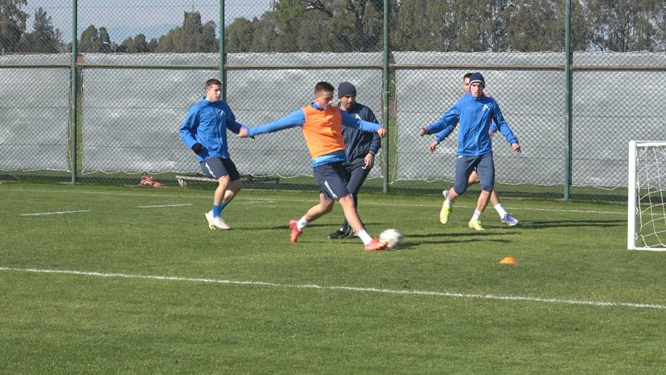 Част от футболистите на Левски продължават с тренировките в Белек