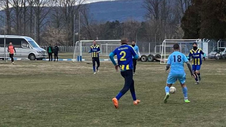 Академик Свищов измъкна 4 3 срещу юношите U19 на Дунав в