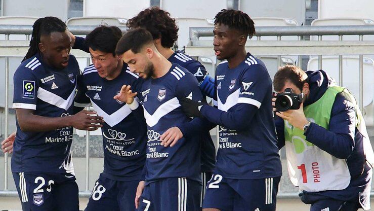  Бордо победи в представление със седем гола 