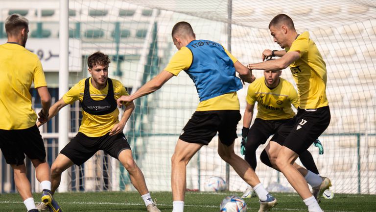 Отборът на Ботев Пловдив поднови тренировки в Дубай където жълто черните