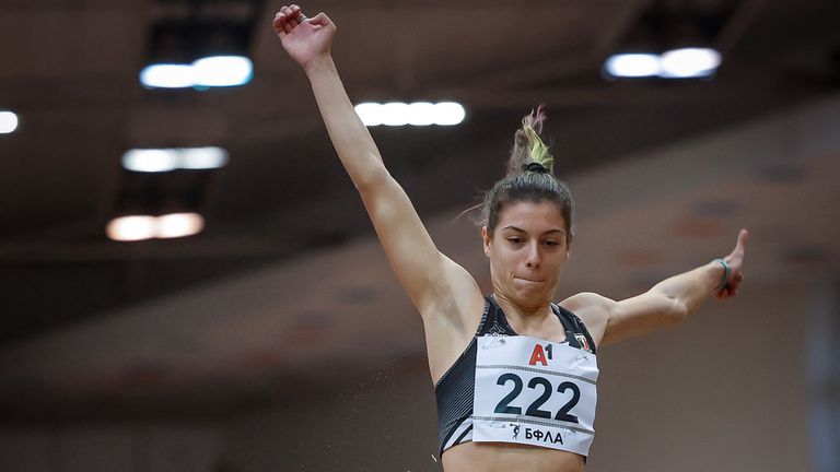 Пламена Миткова отново е шампионка на България в скока на дължина при жените
