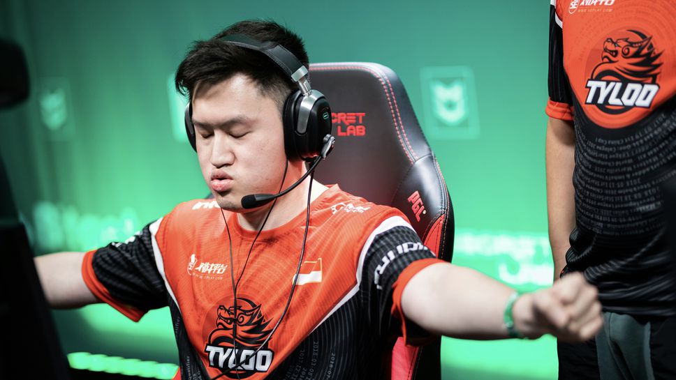 Топ талант на Азия остава свободен агент