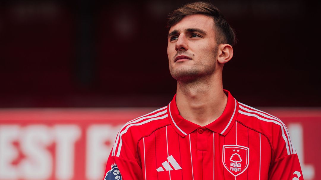 Нотингам Форест се похвали с привличането на италиански национал от Наполи