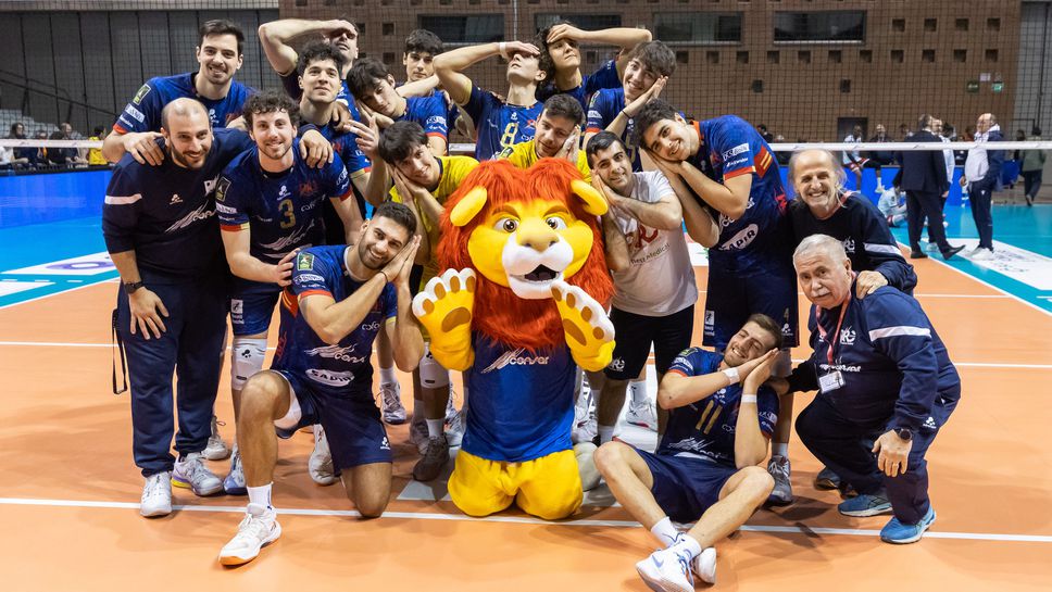 Националите Християн Димитров и Самуил Вълчинов и техният Консар Равена