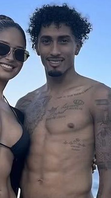 Рафиня зарадва съпругата си с луксозен автомобил