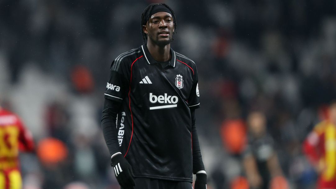 Астън Вила уреди завръщането на Тами Ейбрахам