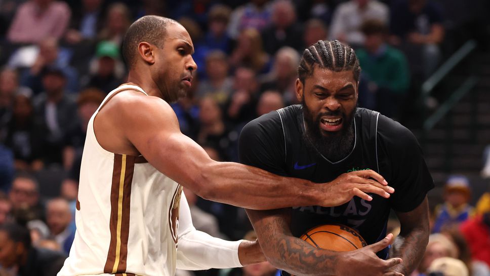 Далас Маверикс надделя като домакин над Голдън Стейт Уориърс със