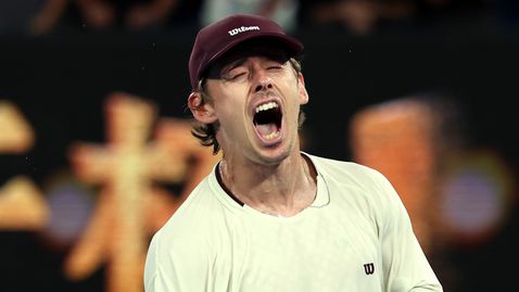 Мечтата на Алекс де Минор за титла в Австралия остава жива