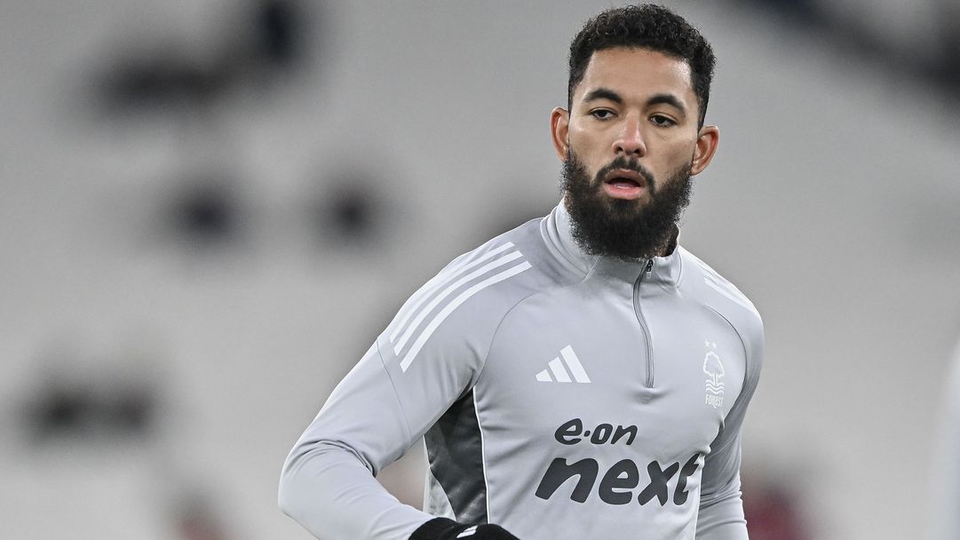 Челси е сред кандидатите за нов отбор на Дъглас Луис