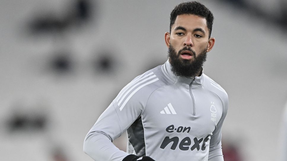 Челси Астън Вила Васко да Гама и Аякс се интересуват