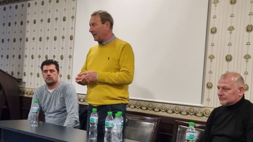 Клубовете от област Пазарджик се срещнаха с новия председател на ОС Йордан Линков