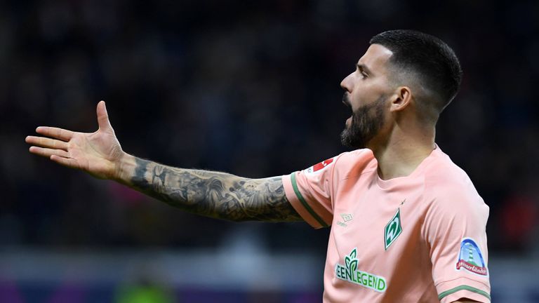 Вердер Бремен продължи договора на левия защитник Антони Юнг съобщиха