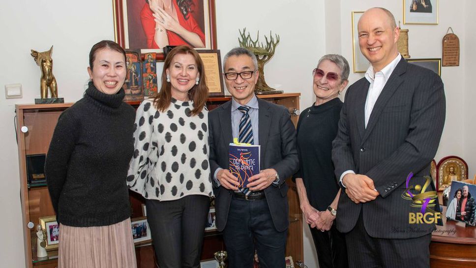 Книгата на Вера Маринова "Обръчите на Венера" ще бъде представена в Япония