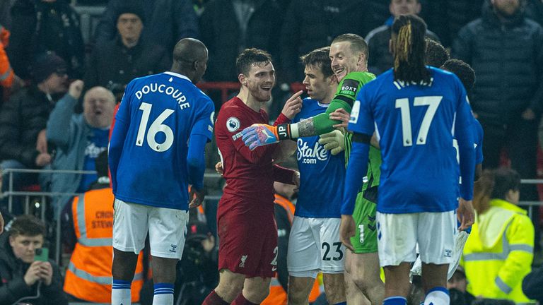 Ливърпул и Евертън бяха глобени от независима регулаторна комисия за