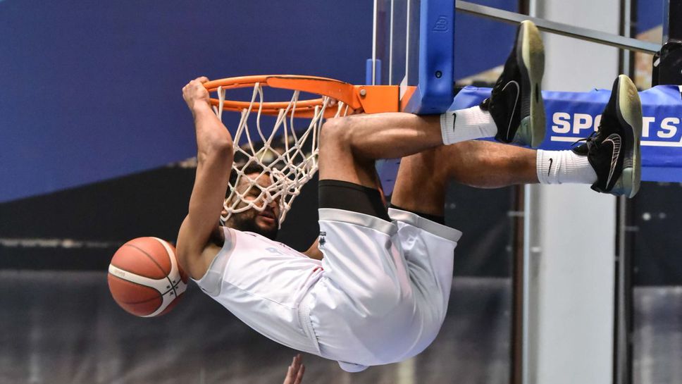 НБА пристрастията на Шон Смит и Травис МакКонико