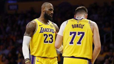 Дончич и ЛеБрон вкараха общо 57 точки при победа на Лейкърс над Денвър