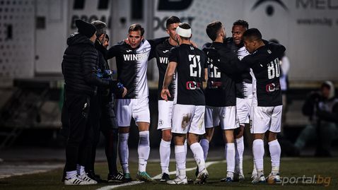 Локо (Пловдив) оцеля във вихъра на добавеното време и взе победа на "Надежда"