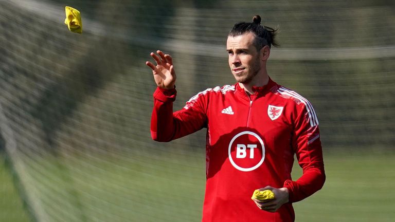 ще чака да види дали ще се класира за Световното