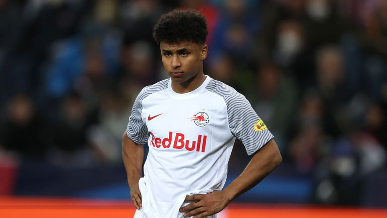  Република България Залцбург и Борусия (Д) към момента не могат да се договорят за прехвърлянето на Адейеми 