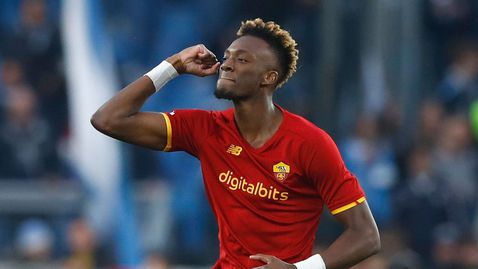  Манчестър Юнайтед насочва взор към Тами Ейбрахам 