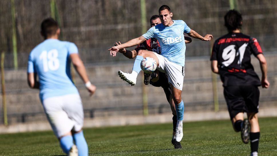 Академик Свищов надви гостуващия му Локомотив Мездра с 1 0 за