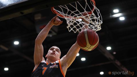  Опитните прекършиха младите в Sesame мач на звездите 