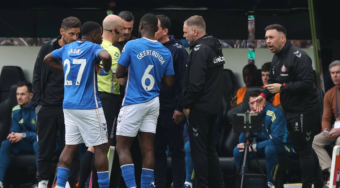 Нюкасъл пое отговорността да идентифицира феновете, отправили расистки обиди към футболист на Съндърланд