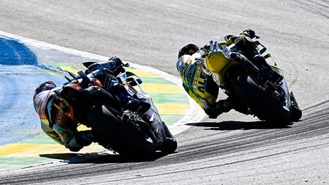  MotoGP в Бразилия: Разпадащ се асфалт, камъчета удрят водачите 