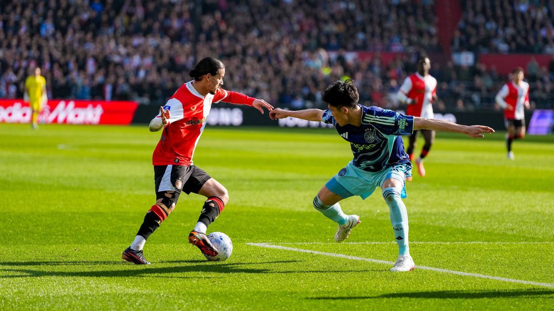 Фейенорд отново не можа да победи Аякс, изненадваща загуба за ПСВ